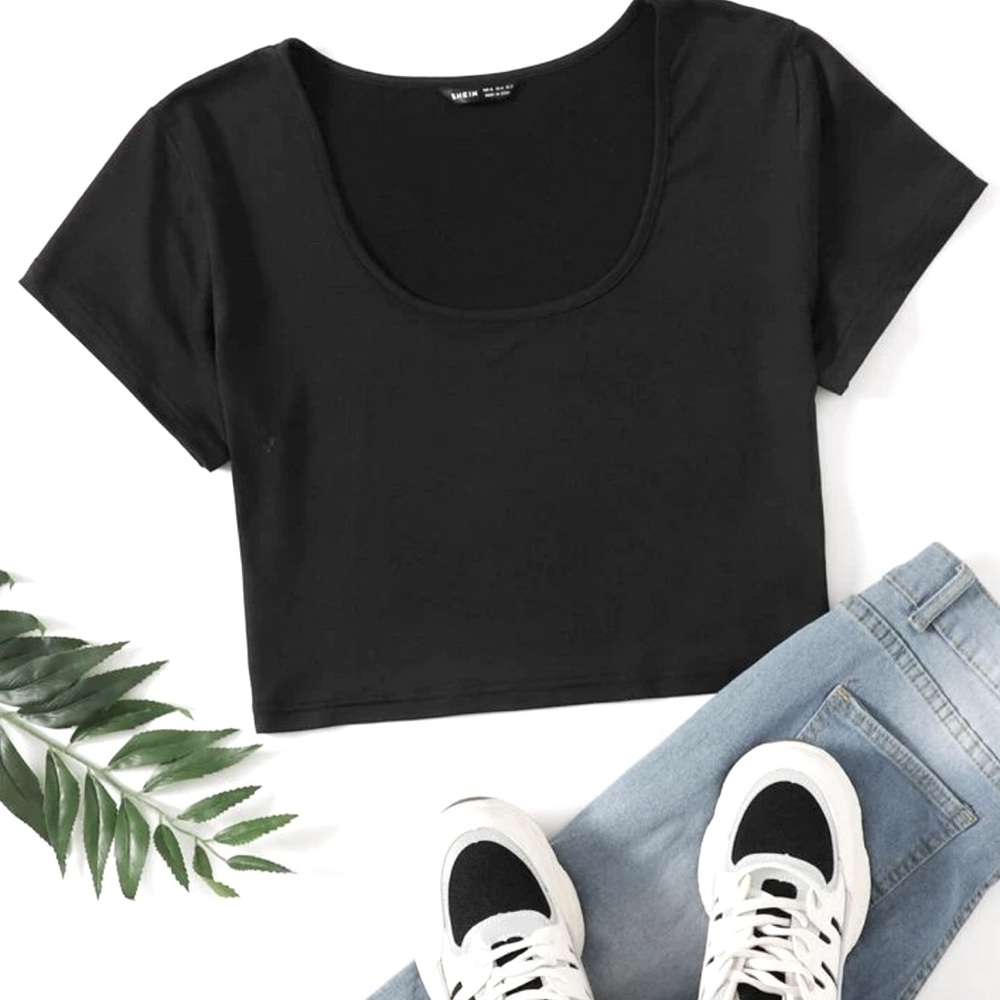Scoop Neck Solid Crop Tee